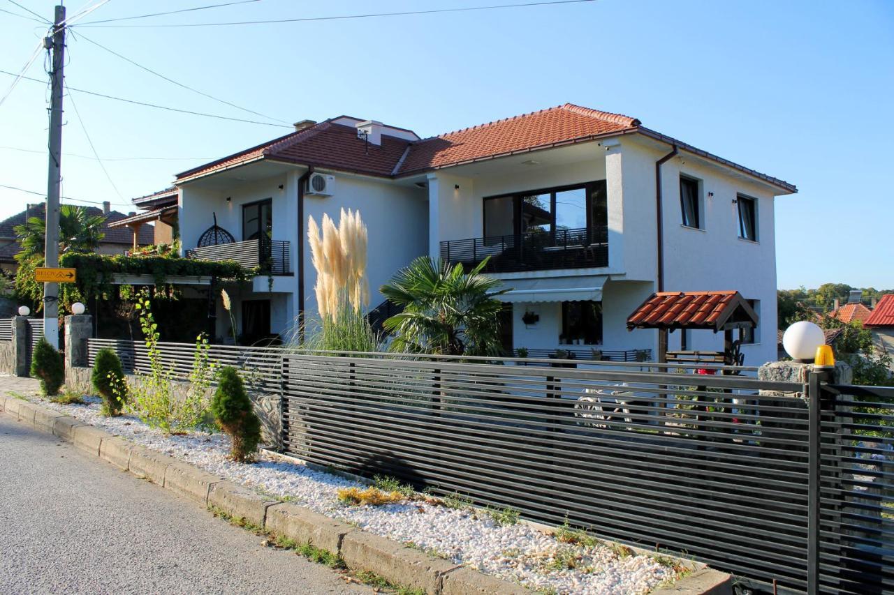 Belov Rooms And Apartments Demir Kapija Kültér fotó